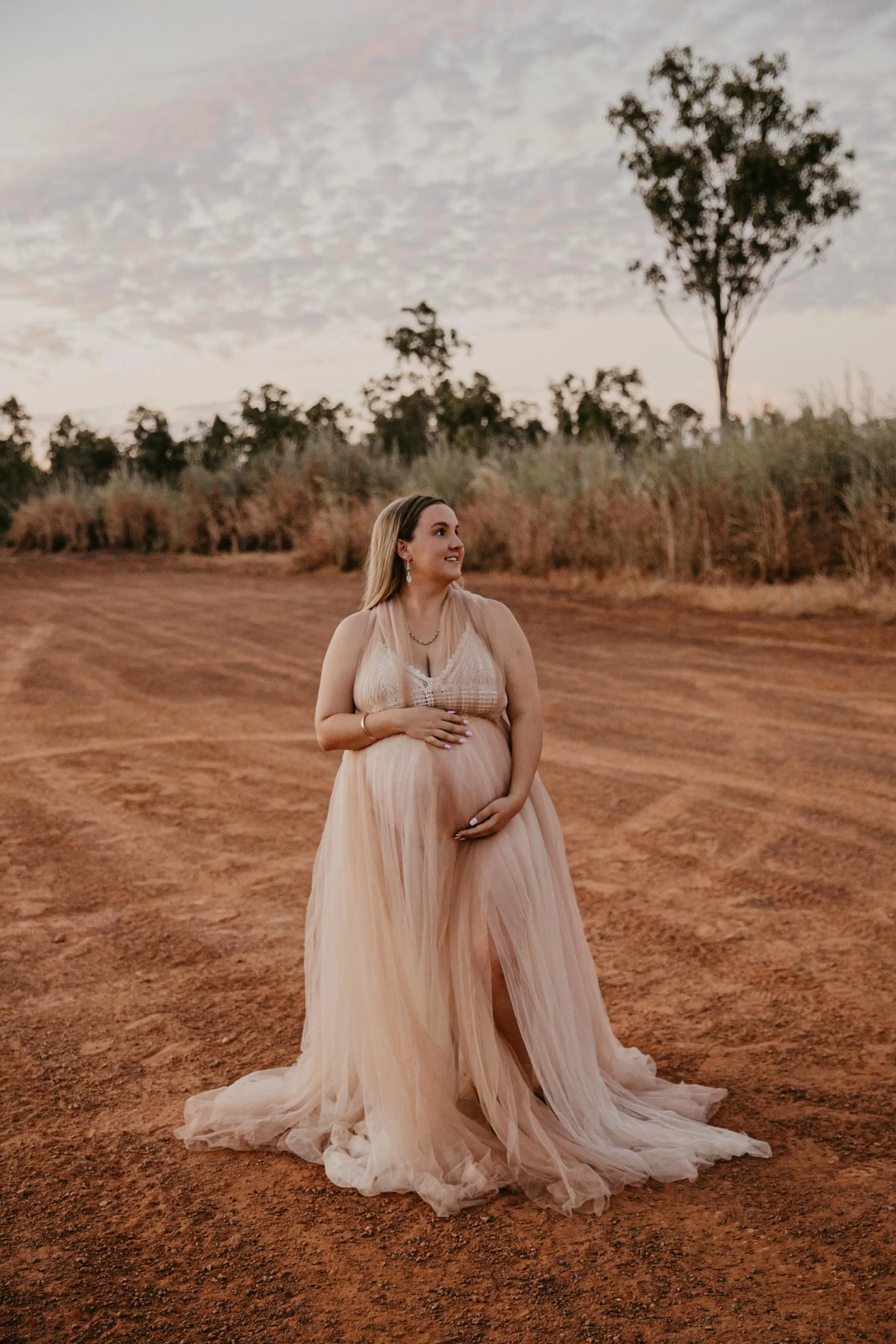 Dress Hire - Maternity Photoshoot Dresses - D&J - Lace and Tulle Dress - DAY RENTAL