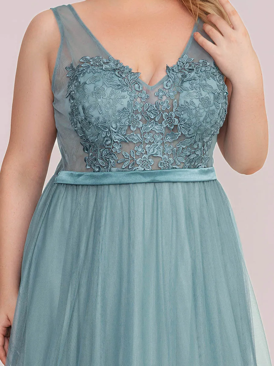 Plus Size A-Line V-Neck Floral Lace Appliques Wholesale Bridesmaid Dress