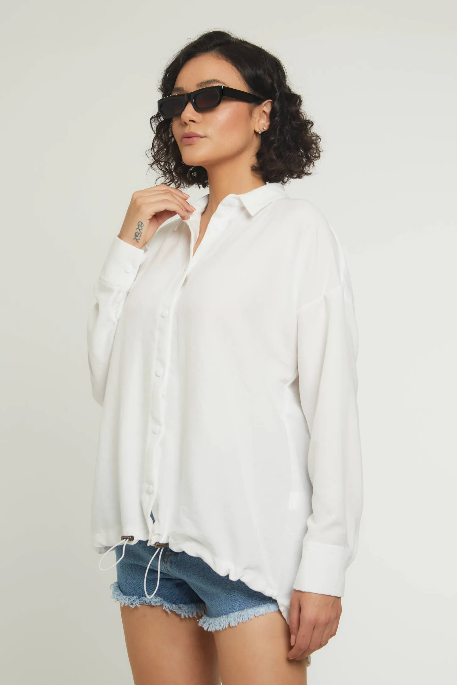 RELAXED VIBES SHIRT - WHITE